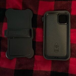 Black  Defender Otter Box for iPhone 11!